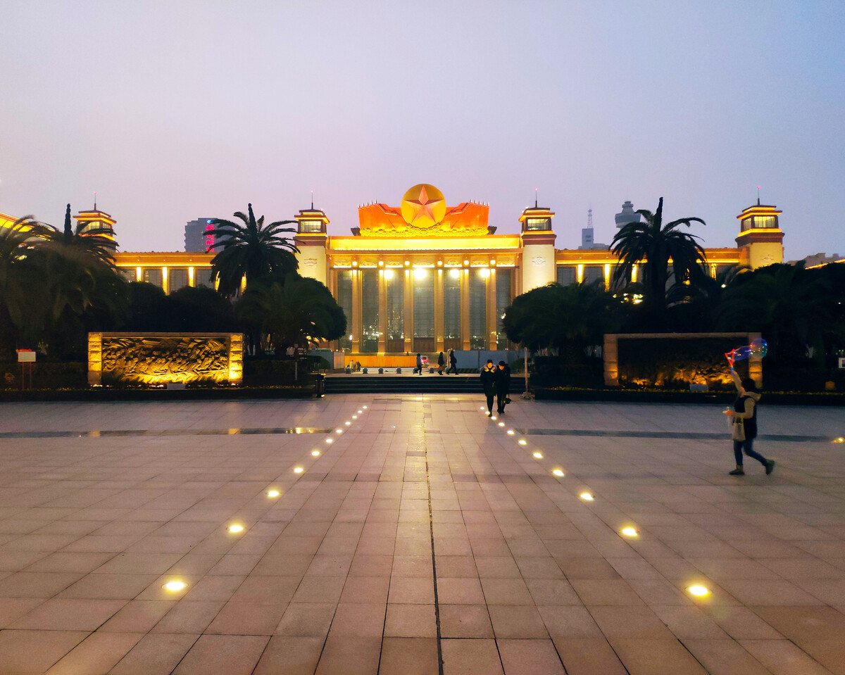 南昌八一廣場 歷史與現代化的交匯點